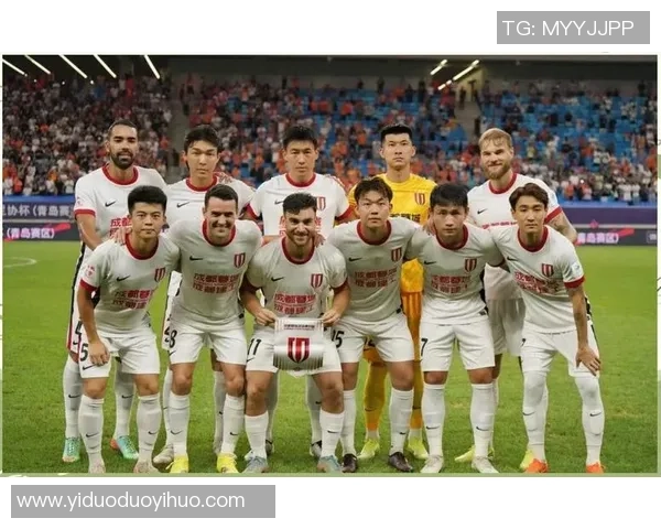 成都蓉城迎战青岛海牛展开激烈较量 双方剑指胜利力争三分