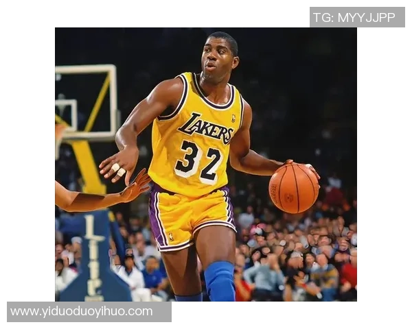 探索篮球巨星背后的奋斗故事与成就:从训练到赛场的荣耀与挑战 探索篮球巨星背后的奋斗故事与成就:从训练到赛场的荣耀与挑战